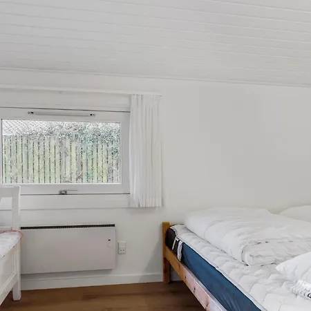 3 Bedroom Lovely In Bjert Hébergement de vacances Binderup Strand